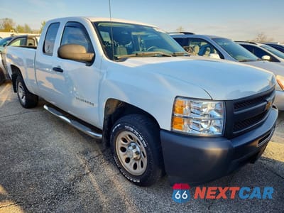 Czwarte zdjęcie samochodu z boku: 2011 CHEV SILVERADO C1500 VIN:1GCRCPEX3BZ113601 - miniatura