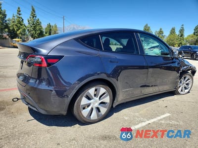 Trzecie zdjęcie samochodu z tyłu: 2024 TESLA MODEL Y VIN:7SAYGDEEXRA246904 - miniatura
