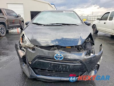 Piąte zdjęcie samochodu w środku: 2015 TOYOTA PRIUS C TWO VIN:JTDKDTB31F1586524 - miniatura