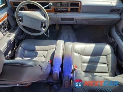 Zdjęcie 8 z 12 samochodu: 1993 LINCOLN CONTINENTL VIN:1LNLM9843PY652177 - miniatura
