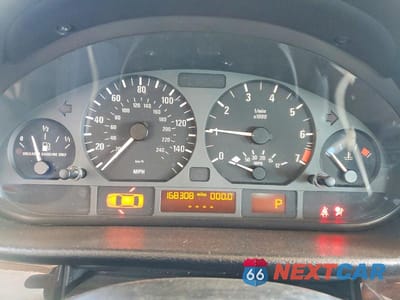 Zdjęcie 9 z 12 samochodu: 2005 BMW 325 I VIN:WBAET37405NJ85231 - miniatura