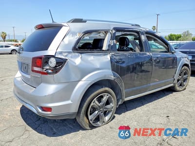 Trzecie zdjęcie samochodu z tyłu: 2020 DODGE JOURNEY CROSSROAD VIN:3C4PDCGB7LT267915 - miniatura