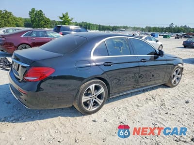 Trzecie zdjęcie samochodu z tyłu: 2018 MERCEDES-BENZ E 300 VIN:WDDZF4JB3JA376237 - miniatura