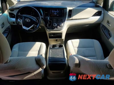 Zdjęcie 8 z 13 samochodu: 2016 TOYOTA SIENNA LE 7-PASSENGER VIN:5TDJK3DC5GS143876 - miniatura