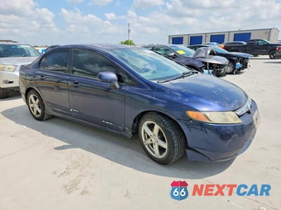 Czwarte zdjęcie samochodu z boku: 2008 HONDA CIVIC LX VIN:2HGFA16558H512121 - miniatura