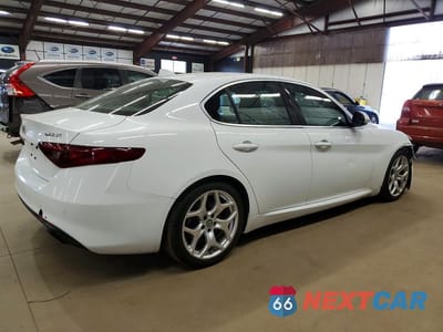 Trzecie zdjęcie samochodu z tyłu: 2018 ALFA ROMEO GIULIA TI VIN:ZARFAECN6J7581451 - miniatura