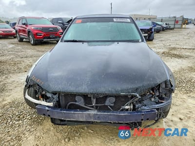 Piąte zdjęcie samochodu w środku: 2004 LEXUS IS 300 VIN:JTHBD192840085973 - miniatura