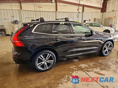 Trzecie zdjęcie samochodu z tyłu: 2018 VOLVO XC60 T5 VIN:LYV102RK9JB083419 - miniatura