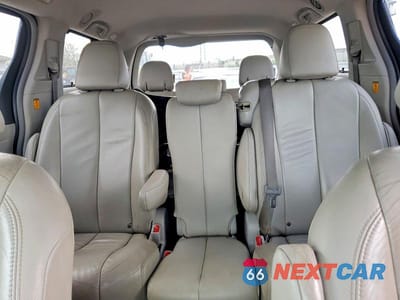 Zdjęcie 10 z 14 samochodu: 2013 TOYOTA SIENNA XLE 8-PASSENGER VIN:5TDYK3DC5DS351766 - miniatura