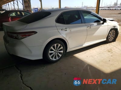 Trzecie zdjęcie samochodu z tyłu: 2019 TOYOTA CAMRY LE VIN:4T1B11HK7KU189951 - miniatura