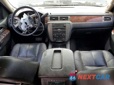 Zdjęcie 8 z 13 samochodu: 2013 GMC YUKON XL K1500 SLT VIN:1GKS2KE72DR214658 - miniatura
