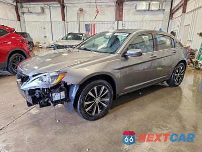 2012 CHRYSLER 200 TOURING 1C3CCBBGXCN305723 - główne zdjęcie licytacji z USA - miniatura