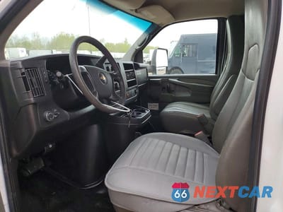 Zdjęcie 7 z 13 samochodu: 2014 CHEV EXPRESS CUTAWAY VIN:1GB3G3CGXE1152926 - miniatura