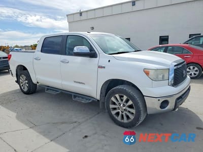 Czwarte zdjęcie samochodu z boku: 2013 TOYOTA TUNDRA LIMITED VIN:5TFHY5F16DX273367 - miniatura