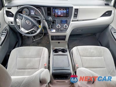 Zdjęcie 8 z 13 samochodu: 2017 TOYOTA SIENNA LE VIN:5TDKZ3DC6HS782155 - miniatura