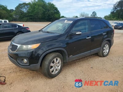 2011 KIA SORENTO LX 5XYKTDA11BG047811 - główne zdjęcie licytacji z USA - miniatura