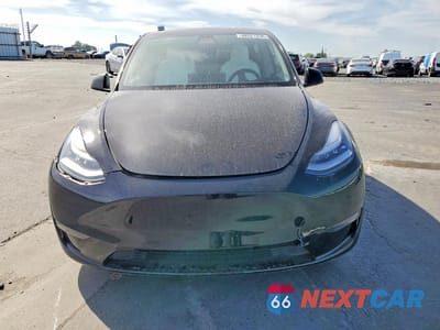 Piąte zdjęcie samochodu w środku: 2020 TESLA MODEL Y VIN:5YJYGDEEXLF023334 - miniatura