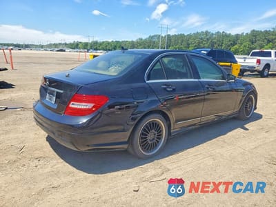 Trzecie zdjęcie samochodu z tyłu: 2013 MERCEDES-BENZ C 250 VIN:WDDGF4HB4DR254005 - miniatura