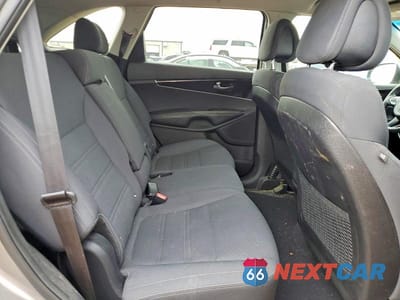 Zdjęcie 11 z 13 samochodu: 2016 KIA SORENTO LX V6 VIN:5XYPG4A5XGG023589 - miniatura