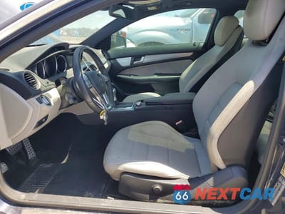Zdjęcie 7 z 13 samochodu: 2012 MERCEDES-BENZ C 250 VIN:WDDGJ4HB3CF746345 - miniatura