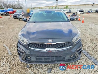 Piąte zdjęcie samochodu w środku: 2019 KIA FORTE LXS VIN:3KPF24AD5KE061514 - miniatura