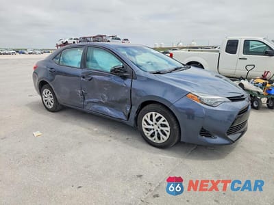 Czwarte zdjęcie samochodu z boku: 2018 TOYOTA COROLLA LE VIN:5YFBURHE1JP846050 - miniatura