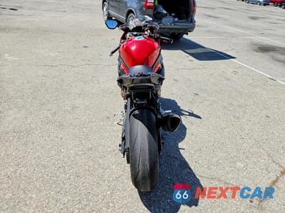 Czwarte zdjęcie samochodu z boku: 2020 BMW S 1000 RR VIN:WB10E2302L6D34461 - miniatura