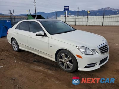 Czwarte zdjęcie samochodu z boku: 2012 MERCEDES-BENZ E 350 4MATIC VIN:WDDHF8JB7CA566984 - miniatura