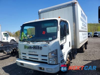 2012 ISUZU NPR HD BOX TRUCK JALC4W169C7000113 - główne zdjęcie licytacji z USA - miniatura