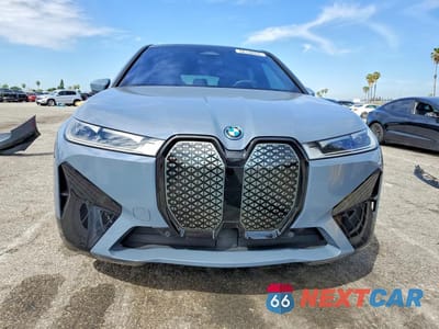 Piąte zdjęcie samochodu w środku: 2024 BMW IX XDRIVE50 VIN:WB523CF04RCR06118 - miniatura