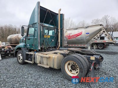 Trzecie zdjęcie samochodu z tyłu: 2017 MACK CXU612 SEMI TRUCK VIN:1M1AW01X5HM009764 - miniatura