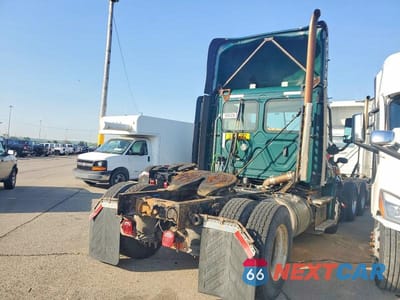 Czwarte zdjęcie samochodu z boku: 2018 FREIGHTLINER CASCADIA 113 SEMI TRUCK VIN:3AKBGADVXJSJL4365 - miniatura