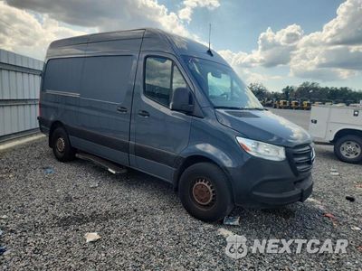 Czwarte zdjęcie samochodu z boku: 2019 MERCEDES BENZ SPRINTER 2500 DELIVERY VAN VIN:WD4PF0CD7KP031807 - miniatura