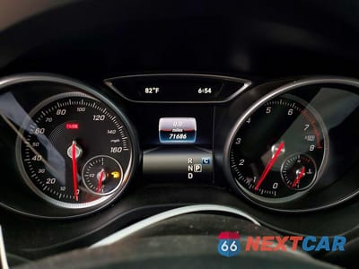 Zdjęcie 9 z 12 samochodu: 2018 MERCEDES-BENZ CLA 250 VIN:WDDSJ4EBXJN538951 - miniatura