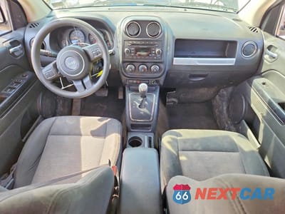 Zdjęcie 8 z 13 samochodu: 2016 JEEP COMPASS SPORT VIN:1C4NJDBB1GD506271 - miniatura