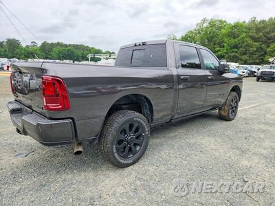 Trzecie zdjęcie samochodu z tyłu: 2026 RAM 2500 LARAMIE VIN:3C63R5FLXTG163439 - miniatura