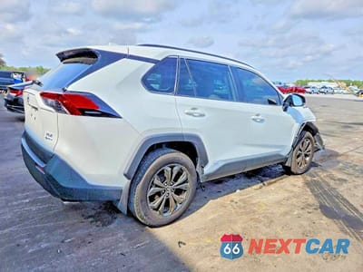 Trzecie zdjęcie samochodu z tyłu: 2025 TOYOTA RAV4 HYBRID XLE PREMIUM VIN:2T3B6RFV4SW088337 - miniatura