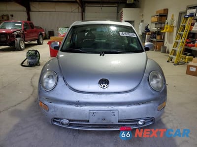 Piąte zdjęcie samochodu w środku: 2001 VOLKSWAGEN NEW BEETLE GLS VIN:3VWCK21C71M423052 - miniatura