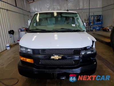 Piąte zdjęcie samochodu w środku: 2024 CHEVROLET EXPRESS G2500 UTILITY / SERVICE VAN VIN:1GCWGAFP8R1291466 - miniatura