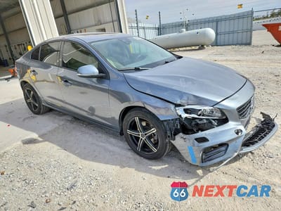 Czwarte zdjęcie samochodu z boku: 2017 VOLVO S60 VIN:YV126MFL8H2432247 - miniatura