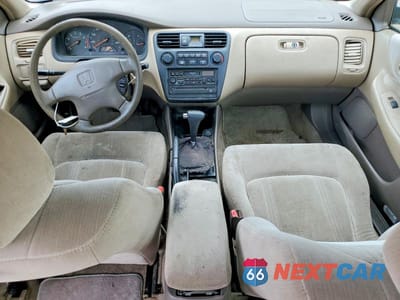 Zdjęcie 8 z 12 samochodu: 1999 HONDA ACCORD LX VIN:1HGCG5647XA102871 - miniatura