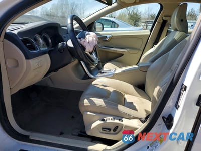 Zdjęcie 7 z 12 samochodu: 2012 VOLVO S60 T5 VIN:YV1622FS0C2119372 - miniatura