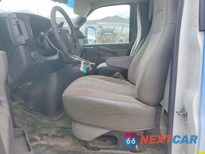 Zdjęcie 7 z 13 samochodu: 2018 CHEVROLET EXPRESS BOX TRUCK VIN:1GB3GSCG3J1332348 - miniatura