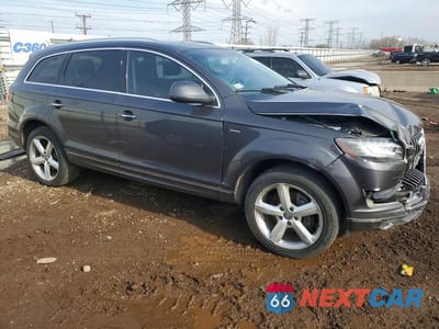 Czwarte zdjęcie samochodu z boku: 2015 AUDI Q7 PREMIUM PLUS VIN:WA1LGAFE0FD027440 - miniatura