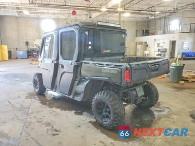 Trzecie zdjęcie samochodu z tyłu: 2021 CAN-AM DEFENDER XT HD10 UTILITY VEHICLE VIN:3JBUCAX48MK002135 - miniatura