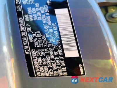 Zdjęcie 12 z 12 samochodu: 2020 VOLVO XC40 T5 R-DESIGN VIN:YV4162UM5L2183882 - miniatura