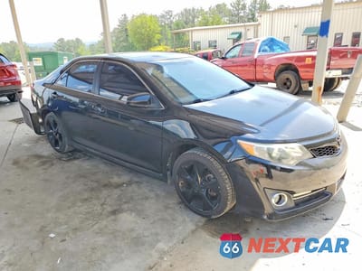 Czwarte zdjęcie samochodu z boku: 2014 TOYOTA CAMRY SE SPORT VIN:4T1BF1FK5EU729550 - miniatura