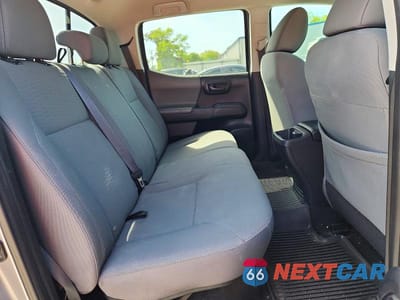Zdjęcie 10 z 11 samochodu: 2019 TOYOTA TACOMA SR V6 VIN:3TMCZ5AN3KM278448 - miniatura