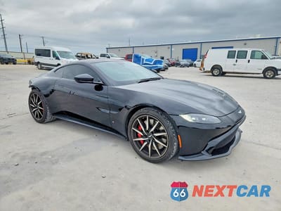 Czwarte zdjęcie samochodu z boku: 2019 ASTON MARTIN VANTAGE VIN:SCFSMGAWXKGN01076 - miniatura