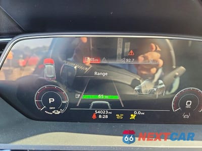 Zdjęcie 9 z 13 samochodu: 2021 AUDI E-TRON PREMIUM PLUS VIN:WA1LAAGEXMB010704 - miniatura